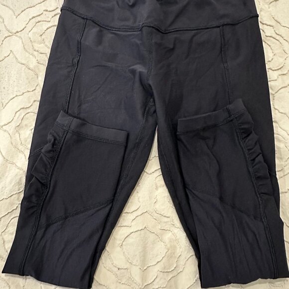 Like New Lululemon Size 6 - Picture 8 of 9